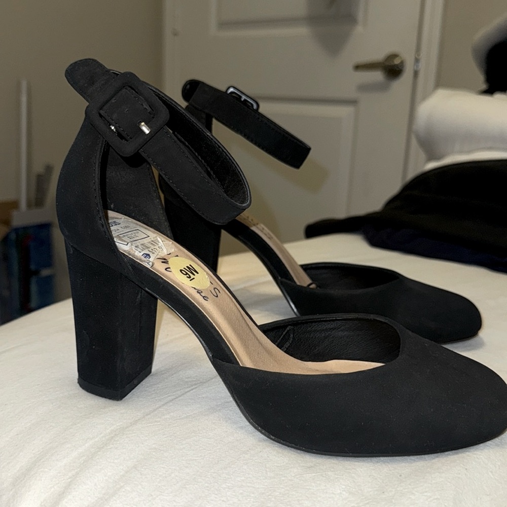 Black Heels Size 9W